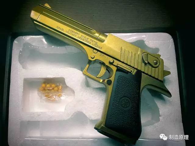 2025新澳正版免费挂牌和旧玩具枪射出真子弹与