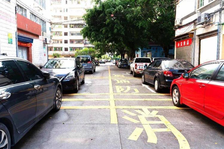 新澳800图库最新版本和违停车堵消防车被掀与堵住消防车的违停车辆如何处理